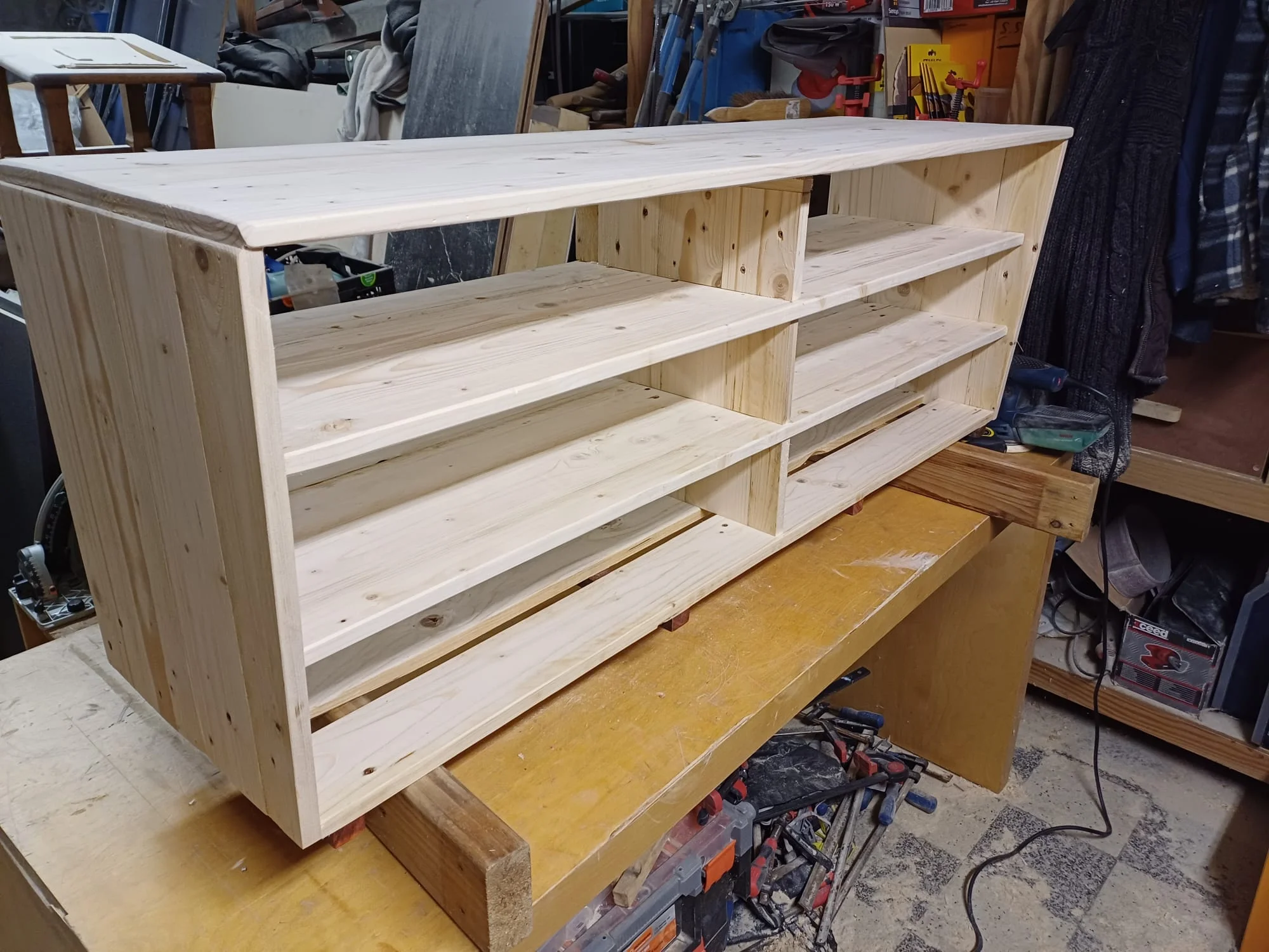 Armoire à Chaussures - Création artisanale en bois massif par Le Petit Menuisier