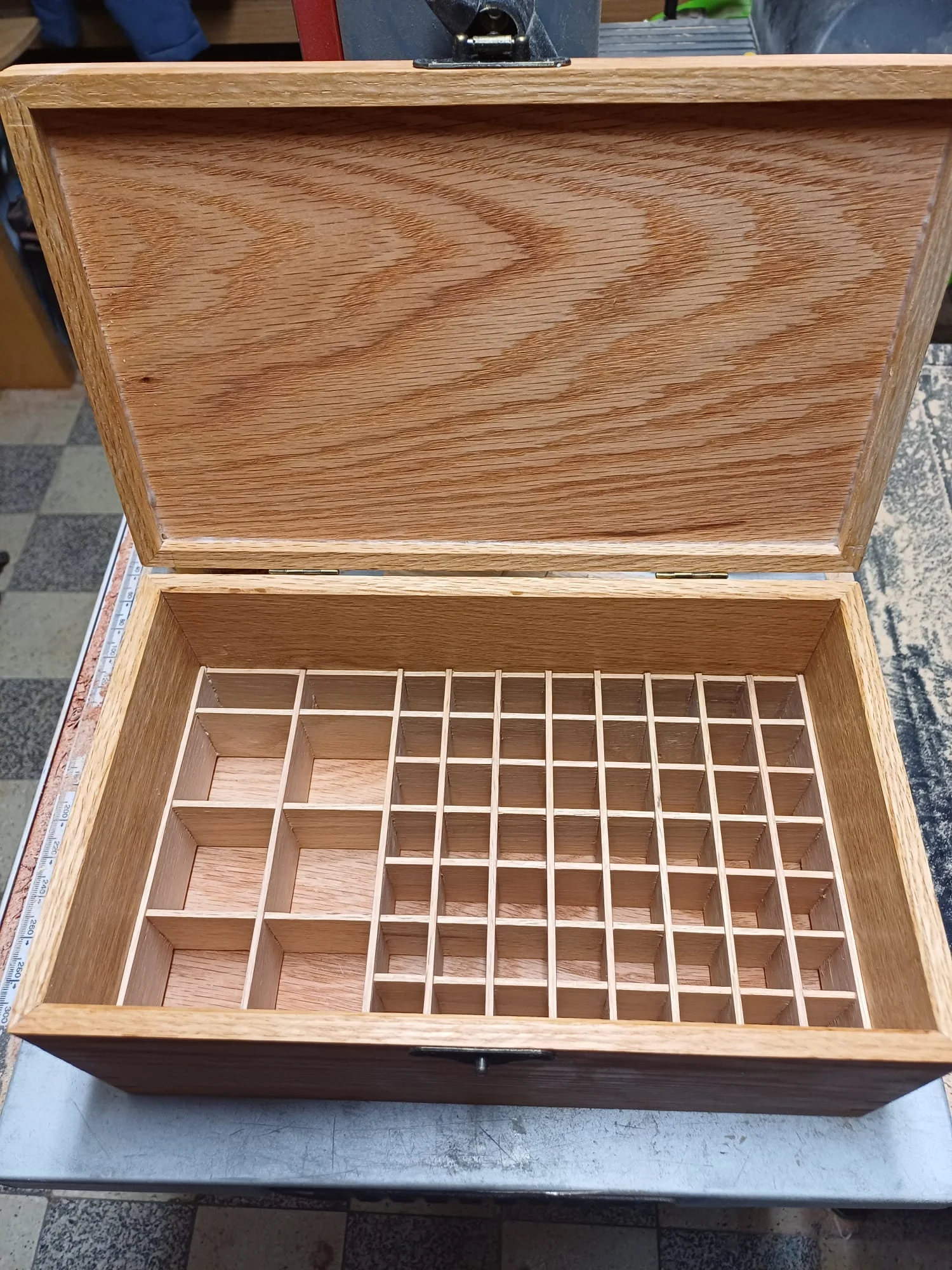 Boîte à Huiles Essentielles - Création artisanale en bois massif par Le Petit Menuisier