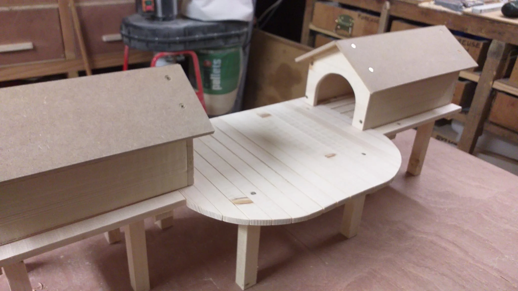 Maison pour Cochons d'Inde - Création artisanale en bois massif par Le Petit Menuisier